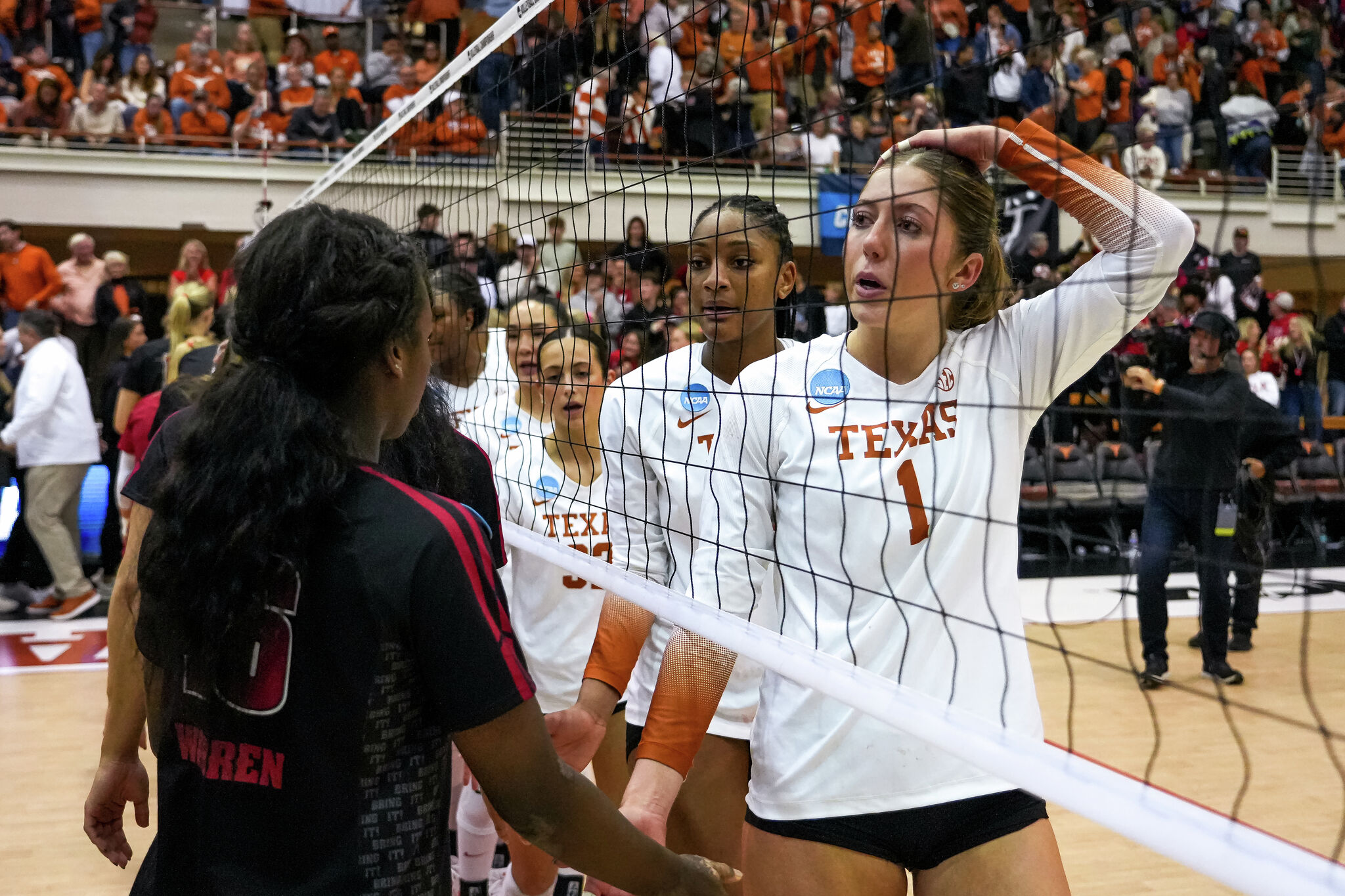 NCAA volleyball tournament: Can Texas fend off upstart Indiana?